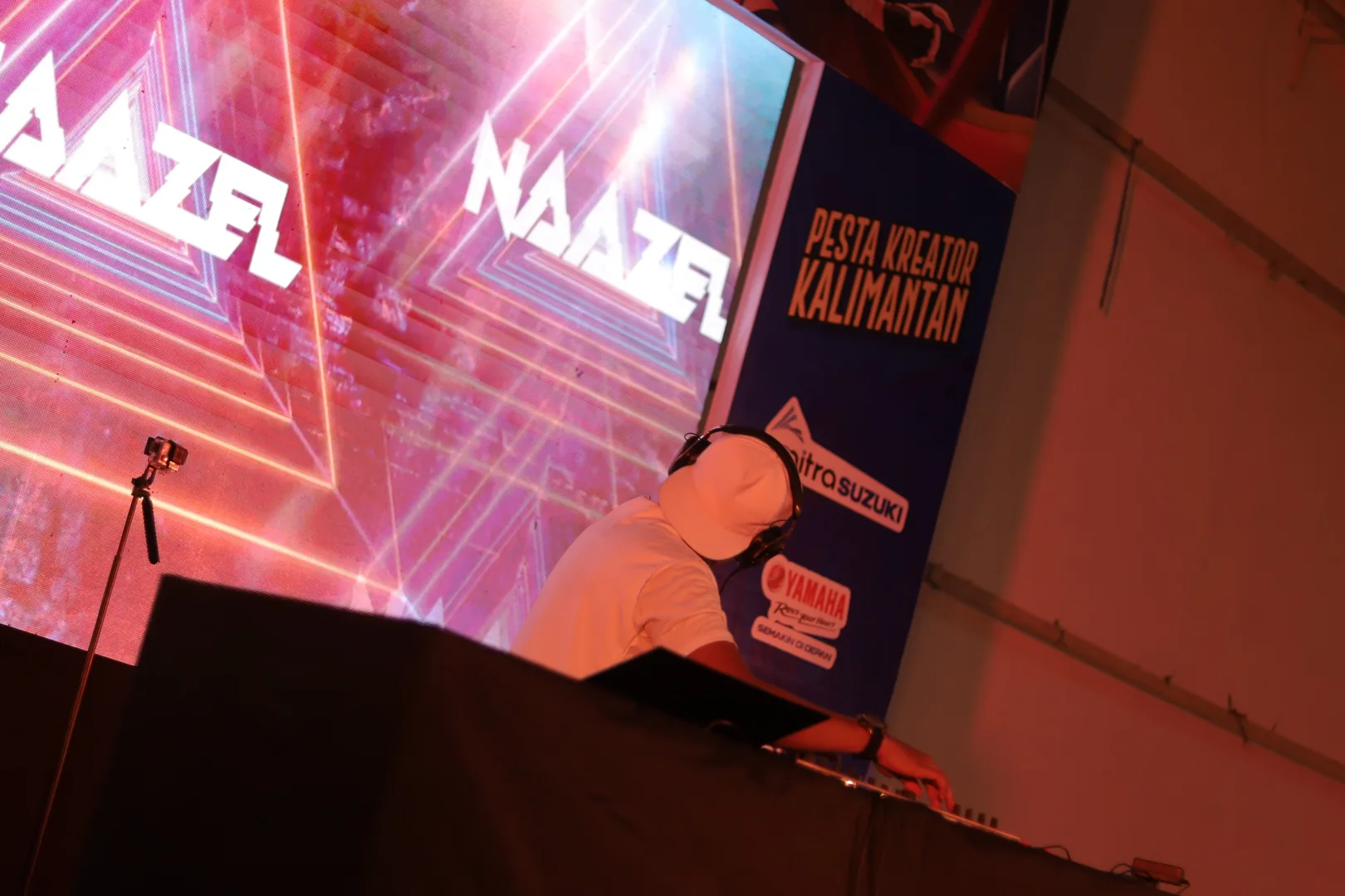 NAAZEL 9